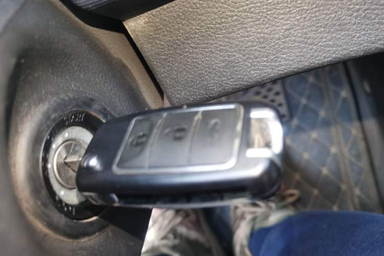 Used FORTHING Lingzhi 2023 M5 1.6L Practical Model 5 Seats