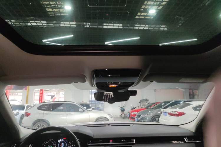 Used Land Rover Range Rover Velar 2019 250 PS