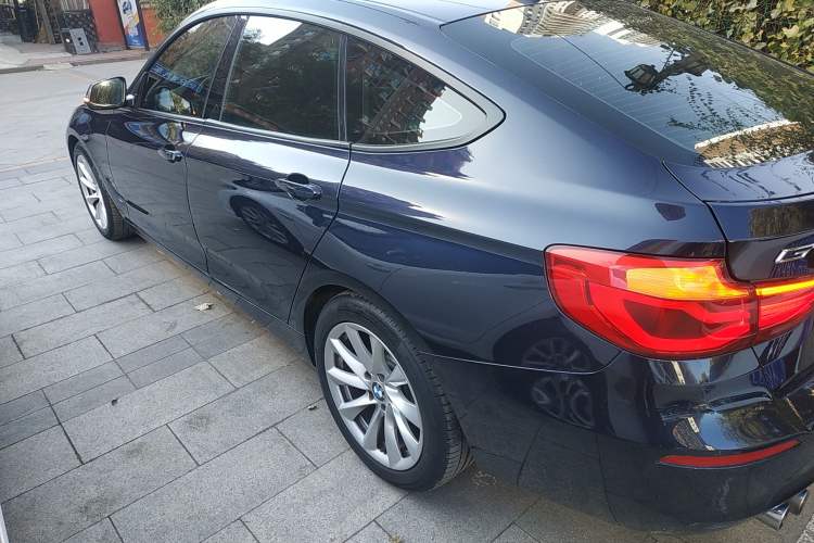 Used BMW 3 Series GT 2017 320i Sport Edition