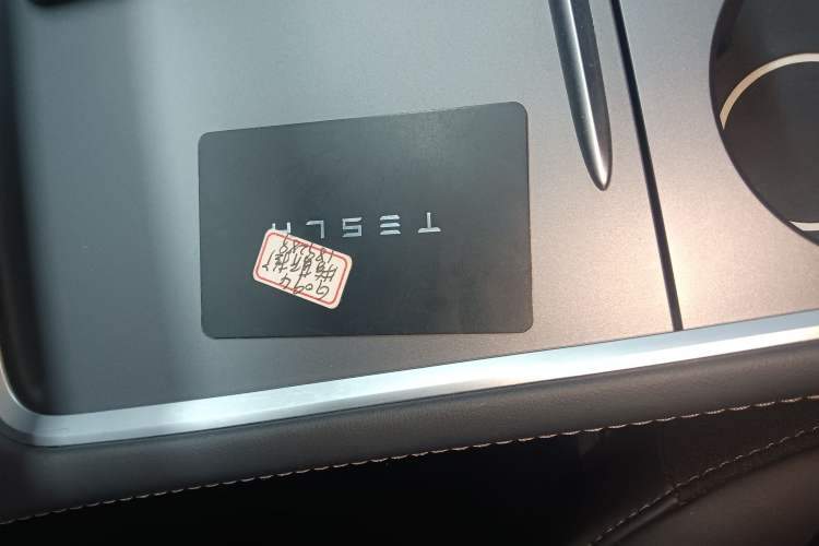 Used Tesla Model Y 2022 Long-Range All-Wheel-Drive Version
