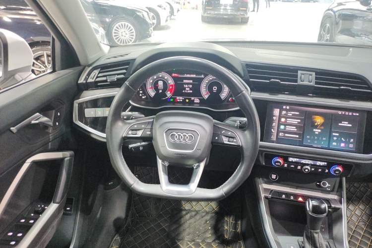 Used Audi Q3 2023 35 TFSI Fashion Dynamic Model (1.4T)

