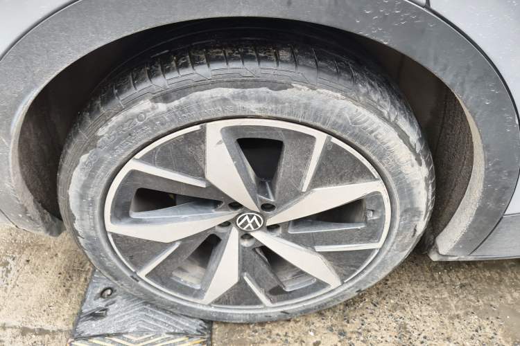 Used Volkswagen ID.4 CROZZ 2021 Long-Range PRO Two-Wheel Drive Version
