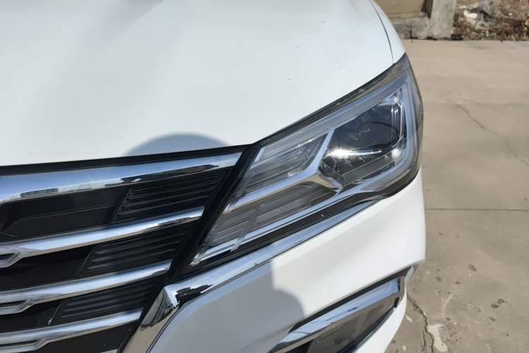 Used Roewe i5 2019 1.5L Automatic 4G Connected Langyue Edition