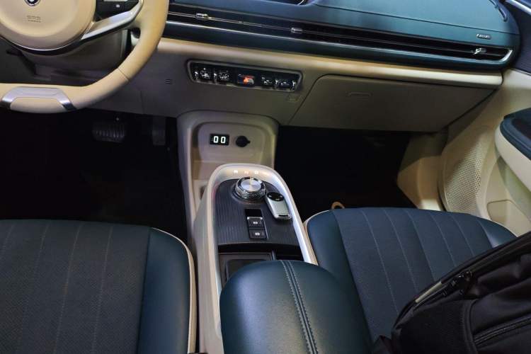 Used ORA Good Cat 2022 400km Standard Range Premium Version Lithium Iron Phosphate
