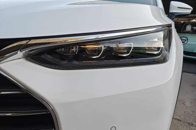 Used BYD Tang 2018 2.0T Automatic Smart Connect Prestige 7-Seater China V Standard
