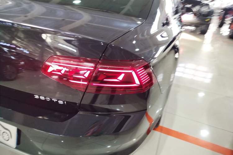 Used Volkswagen Magotan 2023 2 Million Units Limited-Edition 380TSI DSG Flagship Version
