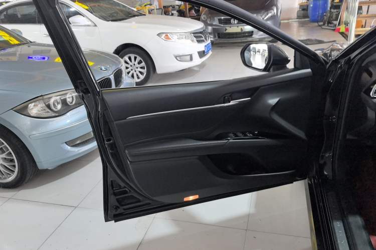 Used Toyota Camry 2021 2.0G Luxury Edition