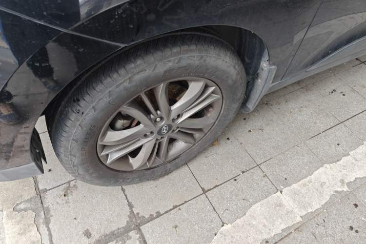 Used Hyundai ix35 2015 2.0L Automatic 2WD Smart Type China IV