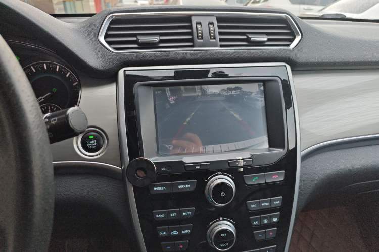 Used Haval H2 2016 Red-Label 1.5T Manual Two-Wheel Drive Luxury Model
