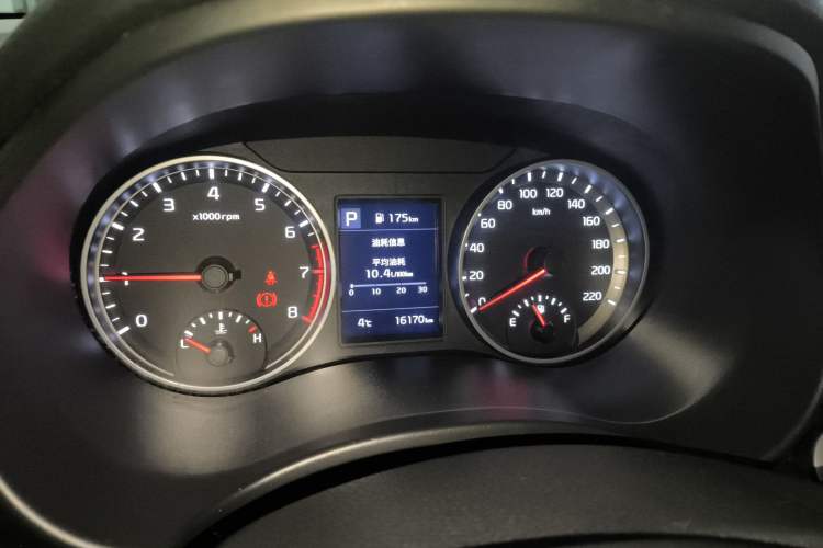 Used Kia kx1 Stonic 2021 1.4L CVT Sunroof Model
