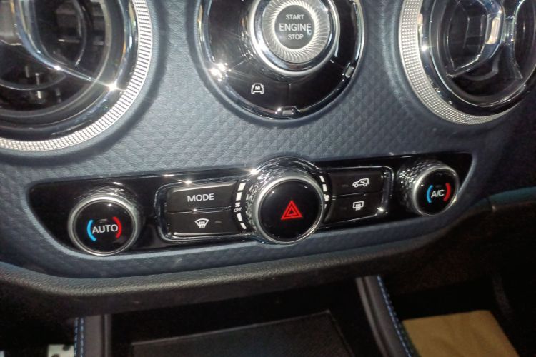 Used  BJ40 2023 2.0T Automatic Four-Wheel Drive Urban Hunter Edition Chivalrous Type
