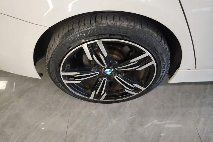 Used BMW 3 Series 2015 320Li Fashion Model
