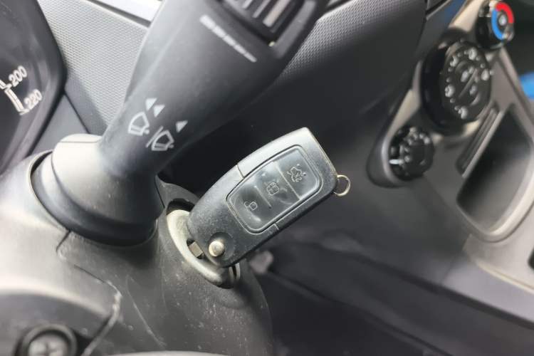 Used Ford Fiesta 2013 Hatchback 1.5L Manual Fashion Edition
