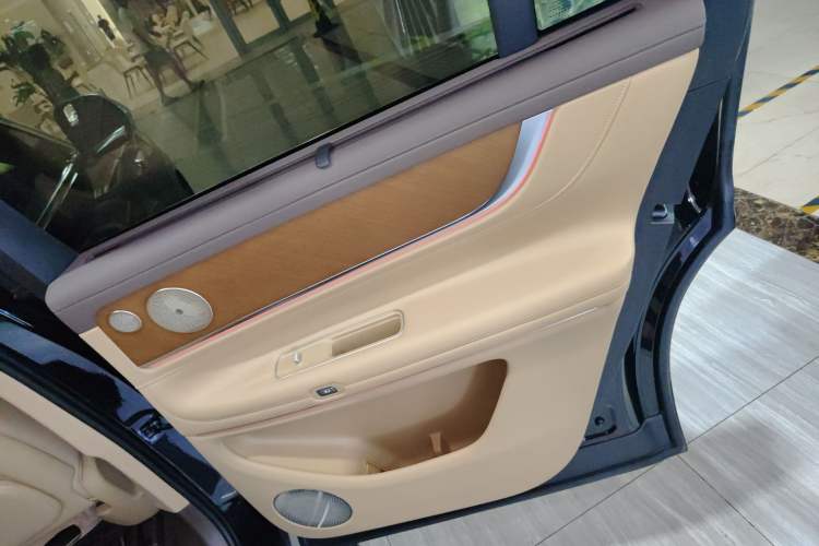 Used Hima AITO M9 2024 Range-Extended Max Edition 42 kWh 5-Seater Version
