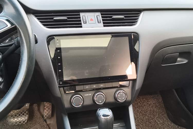 Used Skoda Octavia 2016 1.6L Automatic Smart Drive Edition
