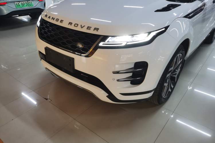 Used Land Rover Range Rover Evoque 2023 Aurora L 249 PS Luxury Edition
