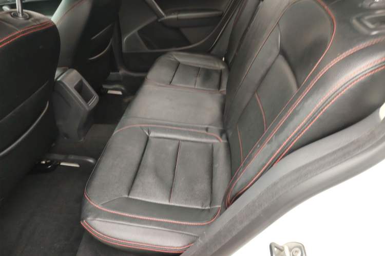 Used Volkswagen Gran Lavida 2013 1.6L Automatic Fashion Model
