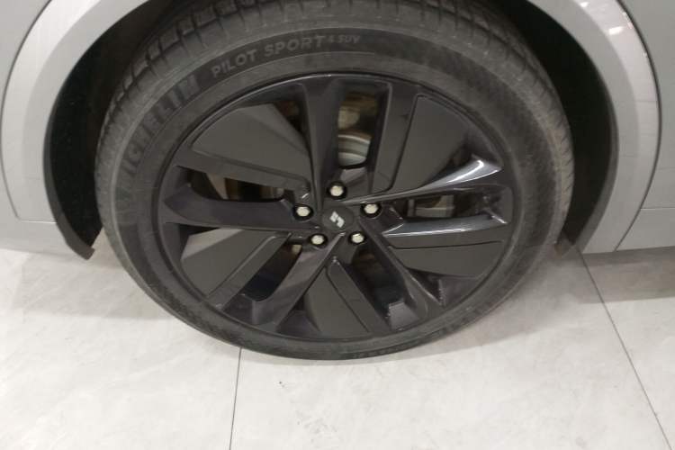 Used Li Auto L8 2023 Pro Model
