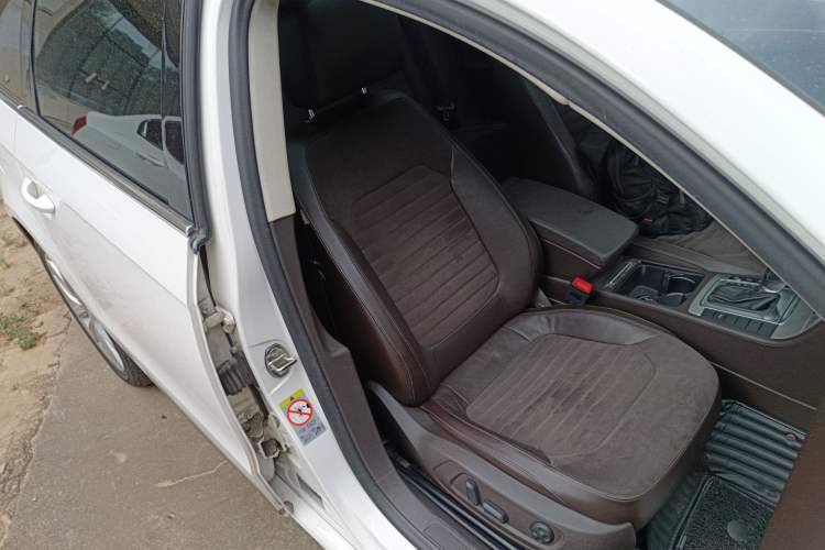 Used Volkswagen Magotan 2012 Travel Edition 2.0 TSI Comfort Version
