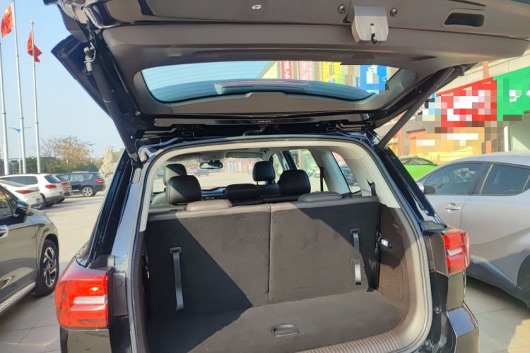 Used Roewe RX8 2019 30T Smart Connectivity Two-Wheel Drive Supreme Flagship Edition
