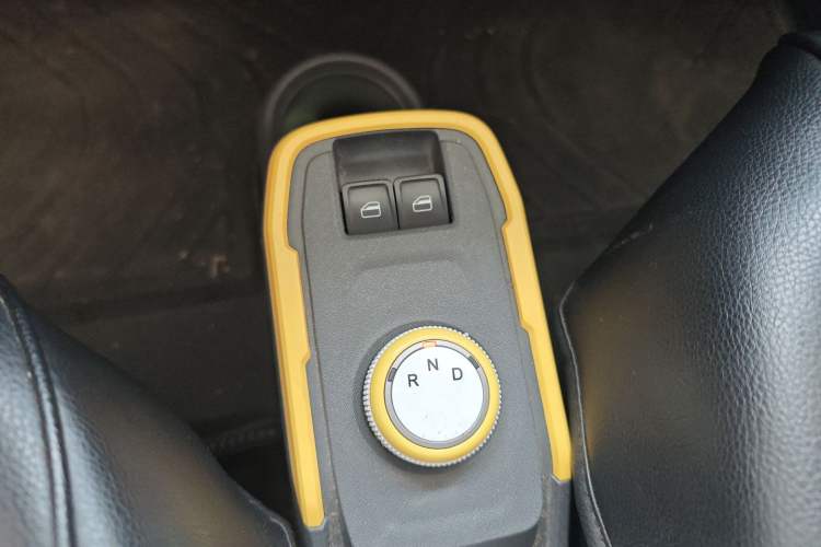 Used Chery QQ Ice Cream 2022 170km Sundae Phosphate Lithium-Ion
