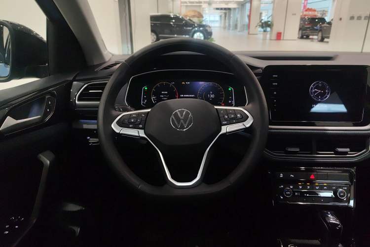 Used Volkswagen Tharu 2025 NewRui 300TSI Prestige Edition
