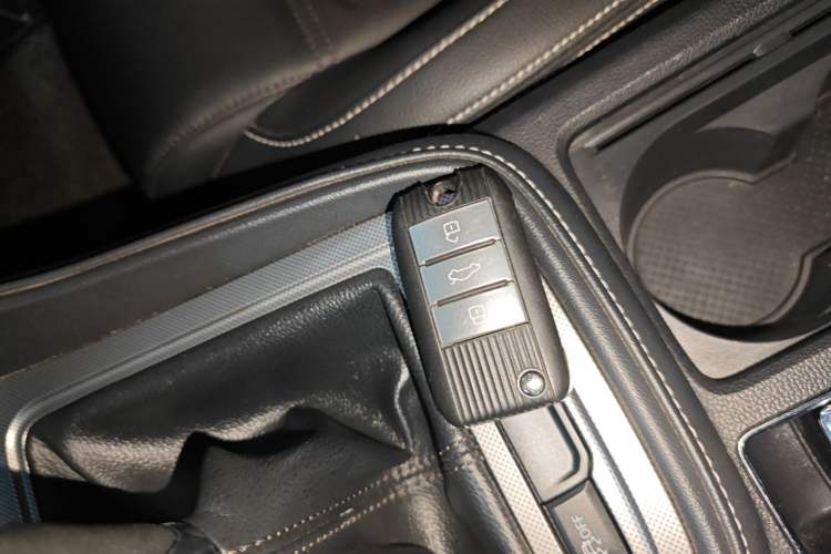 Used MG 6 2017 20T Manual Luxury Smart Connect Version China V Standard
