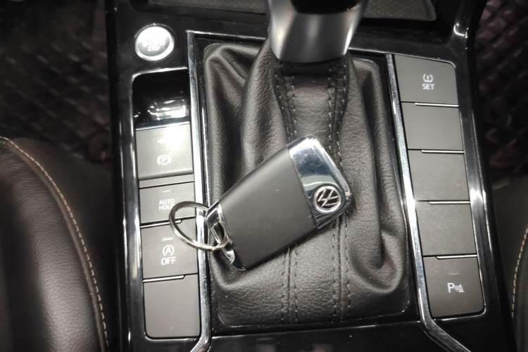 Used Volkswagen Passat 2020 Facelift 330TSI Elite Edition China VI Standard