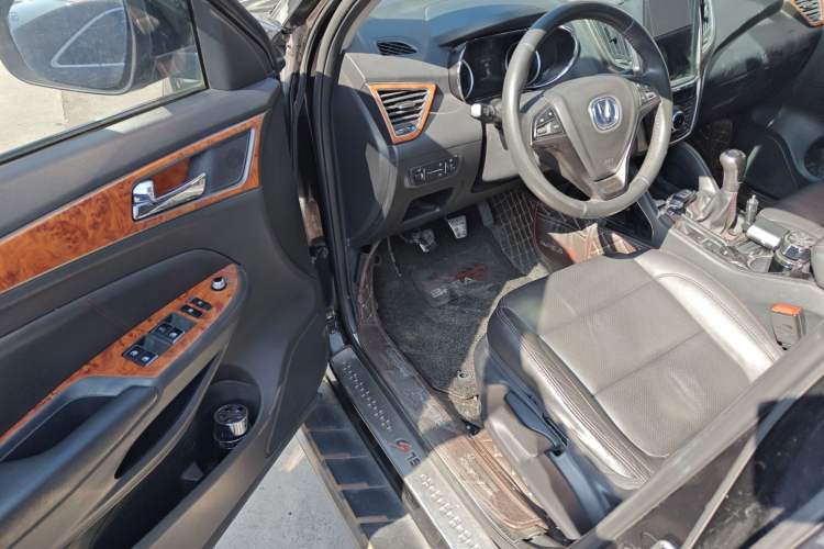 Used Changan CS75 2014 2.0L Manual Luxury Version China V Standard