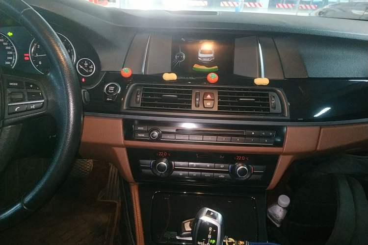 Used BMW 5 Series 2014 520i Elegant Edition
