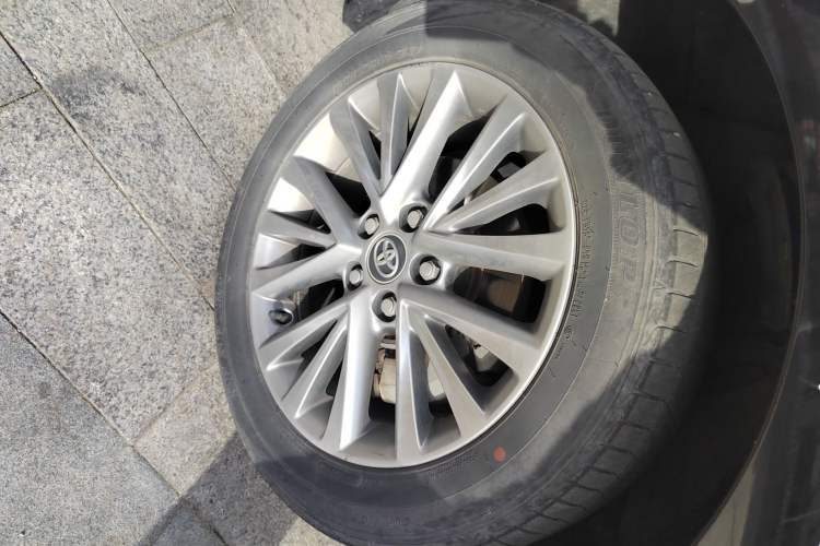 Used Toyota Camry 2016 2.5G 10th Anniversary Deluxe Navigation Edition
