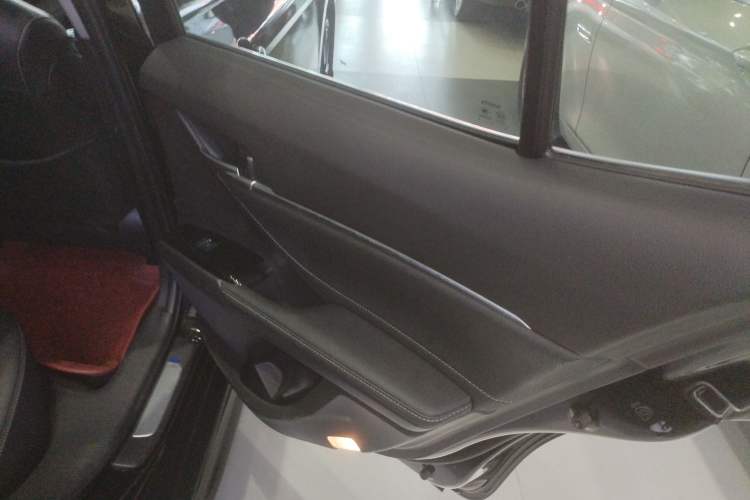 Used Toyota Camry 2023 2.0S Knight Edition
