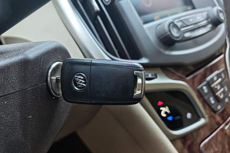 Used Buick LaCrosse 2013 2.4L SIDI Leading Comfort Version
