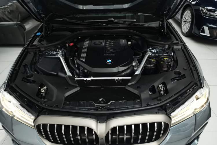 Used BMW 5 Series 2021 Restyled 540i Sport Line with M Sports Package
