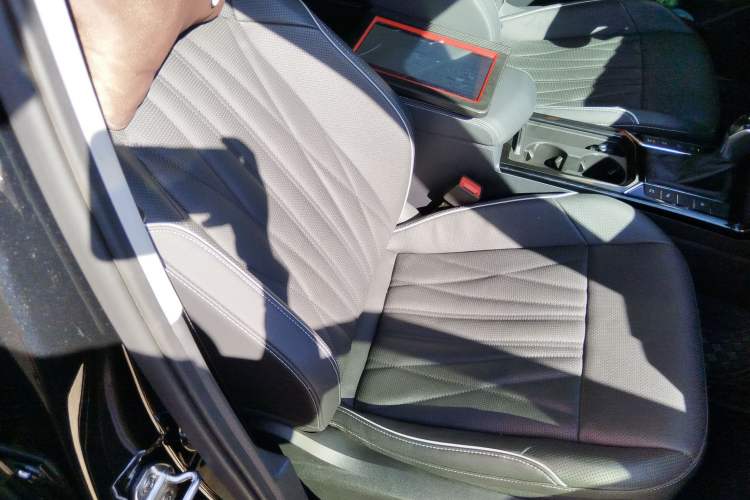 TDK.VehicleDetails.img