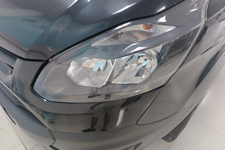 Used Ford Transit 2019 2.0T Diesel Multi-Purpose Commercial Vehicle Short Wheelbase Low Roof 6-Seater China VI Standard
