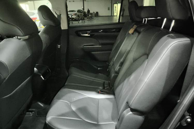 Used Toyota Highlander 2023 2.5L Smart Electric Hybrid Dual-Drive Prestige Version 7 Seats
