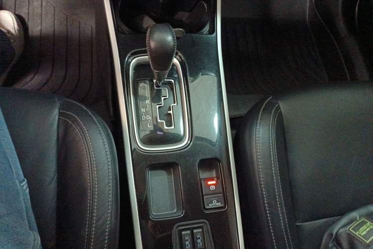 Used Mitsubishi Outlander 2019 2.0L Two-Wheel Drive Comfort Edition 5 Seats China V Standard
