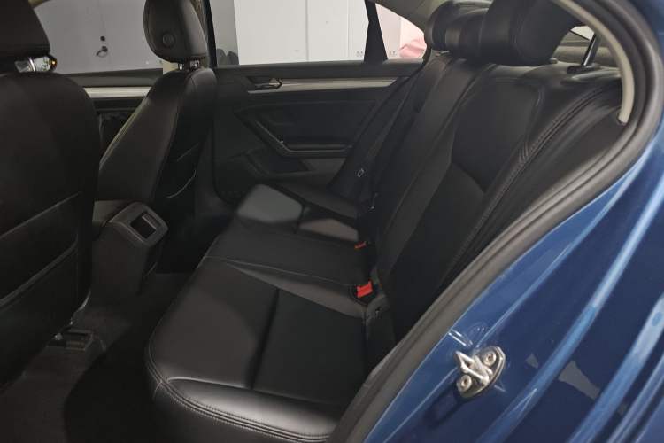 Used Volkswagen Lamando 2017 230TSI DSG Fashion Edition
