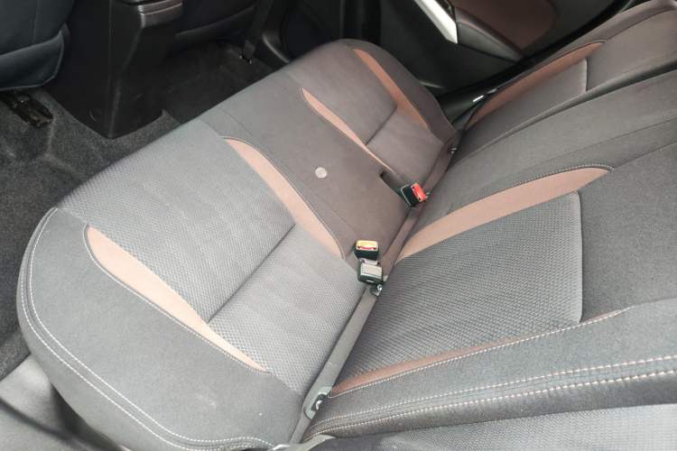 Used Suzuki Vitara S-Cross 2017 1.6L CVT Two-Wheel Drive Urban Fashion Model