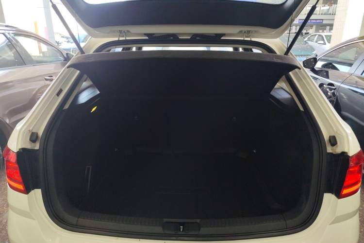 Used Volkswagen Gran Lavida 2015 230TSI DSG Comfort Edition
