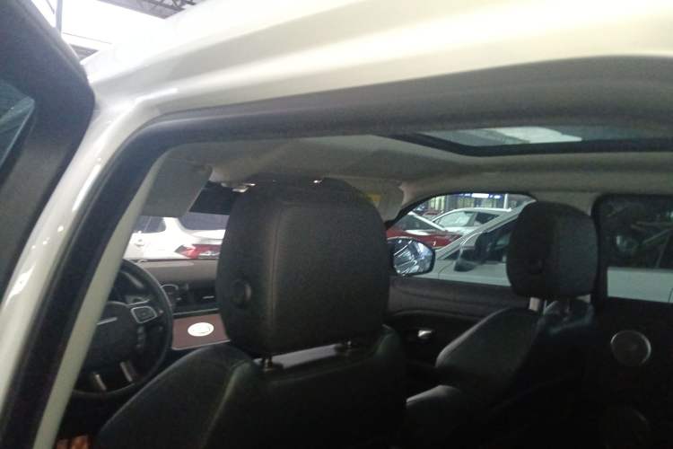 Used Land Rover Range Rover Evoque 2018 240 PS SE Smart Brilliance Edition