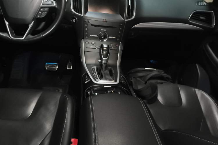 Used Ford Edge 2015 2.0T GTDi Four-Wheel Drive Prestige Model
