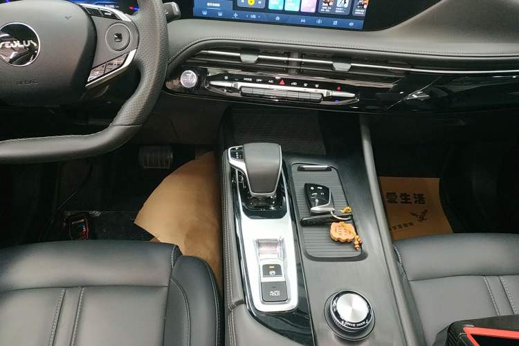 Used Dongfeng Aeolus Huge 2025 Mach Power 1.5T Luxury Version
