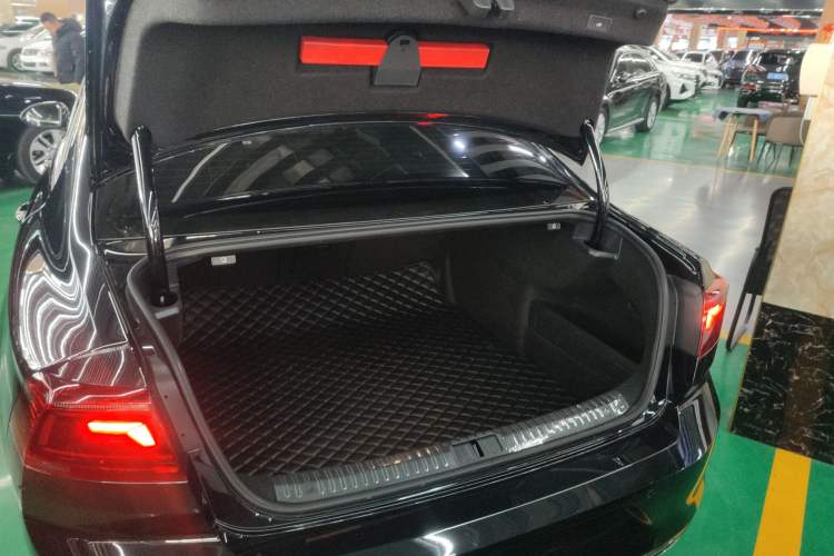 Used Volkswagen Magotan 2023 2 Million Units Commemorative Edition 330TSI DSG Luxury Version