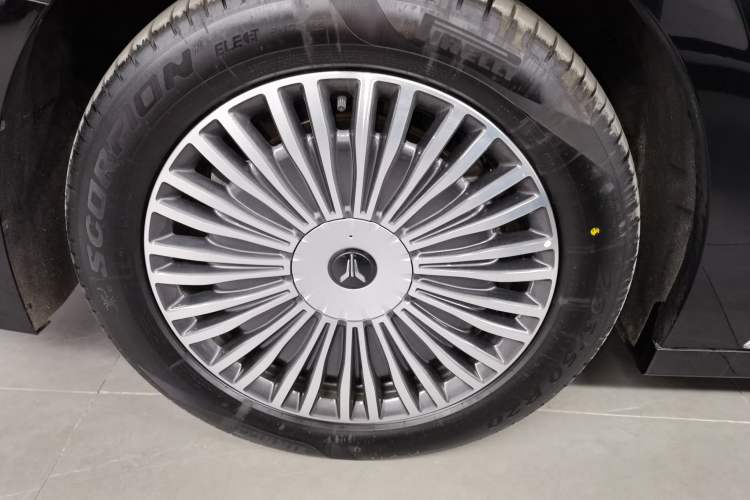 Used VOYAH Dream 2025 PHEV Four-Wheel-Drive Flagship Version – Qiankun Edition