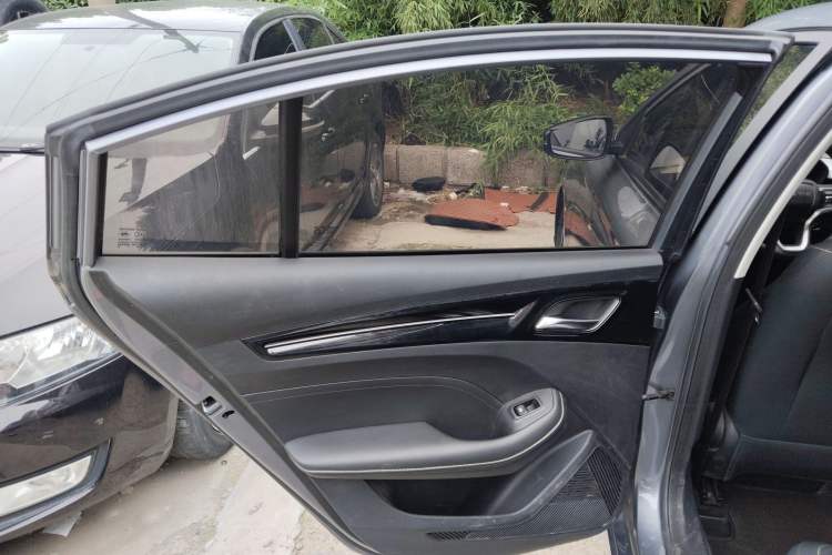 Used Roewe i5 2021 1.5L Manual Platinum Edition
