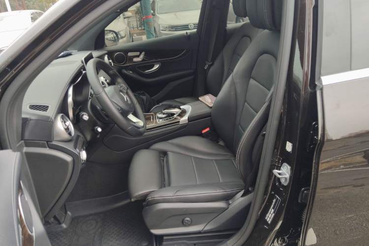 Used Mercedes-Benz GLC 2019 GLC 260 L 4MATIC Dynamic Model