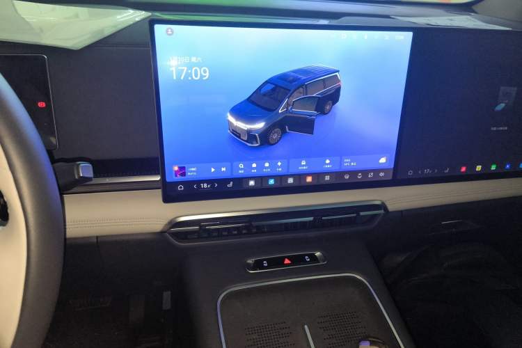 Used VOYAH Dream 2025 PHEV Four-Wheel-Drive Flagship Kunpeng Edition
