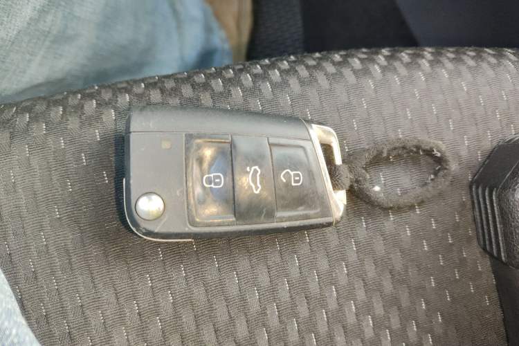 Used Volkswagen Tacqua 2021 200TSI DSG JoyConnect Edition